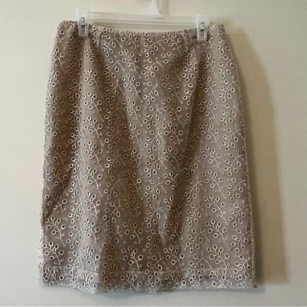 Jones New York Size 8 Semi-Sheer Skirt